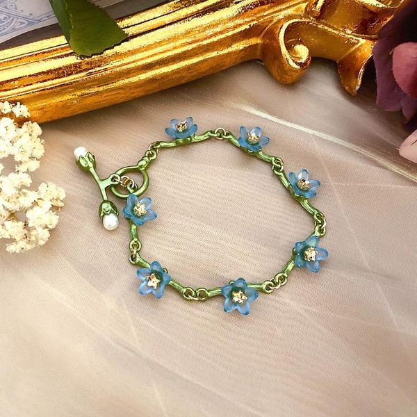 

charm bracelets 2021 style of literature and art retro light luxury plants don't forget me pearl exquisite temperament elegant lady bra, Golden;silver
