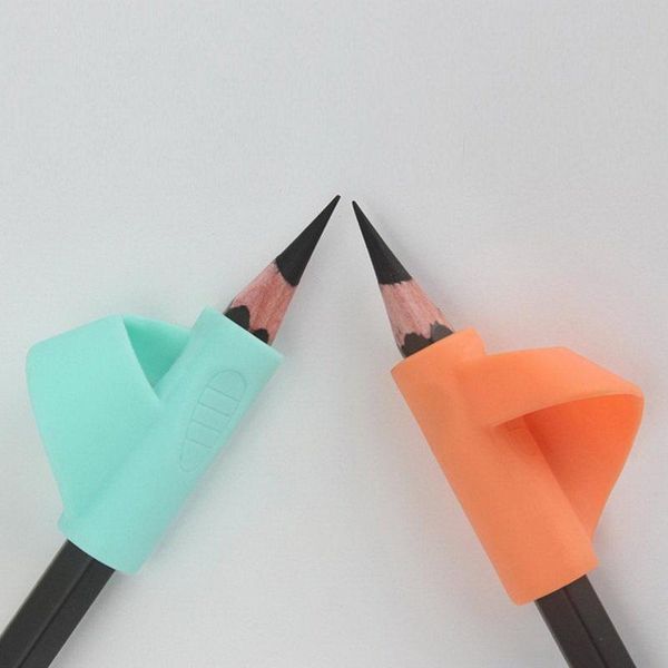

children pen holder silicone material correction device multi-color optional writing good helper refills, Black;red