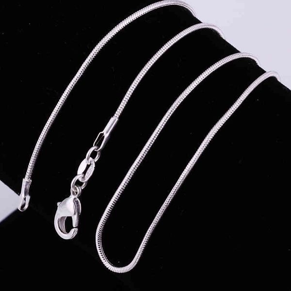 Promozioni 50pcs (da 16 a 30 pollici) Bella moda colore argento fascino 1MM collana a catena serpente per gioielli da donna