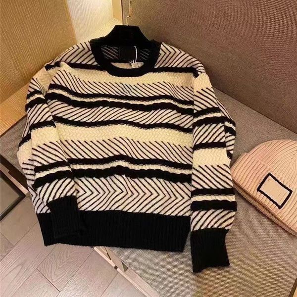 

2021 women's loose casual fashion autumn and winter sweater, White;black