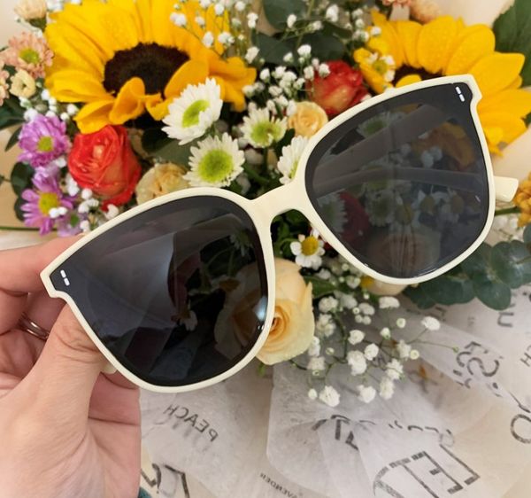 

printed rice nail sunglasses for both men and women, White;black