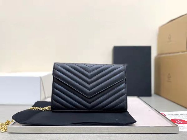 

2021 women's envelope bag single shoulder designer market exquisite fabric perfect details portable fashion soft and comfortable