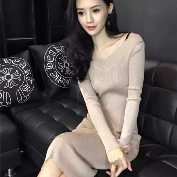 

autumn and winter slim fit pullover medium length v-neck skirt over knee tight buttock wrap dress, Black;gray