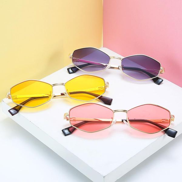 

mirrors irregular sunglasses, personalized street shooting big frame sunglasses