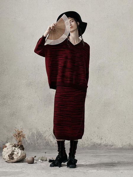 

two piece dress 2021 original women wool sweater half skirt suit, White