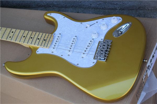 

chinese factory ,gold gloss finish st guitarra,22 frets ,electric guitar