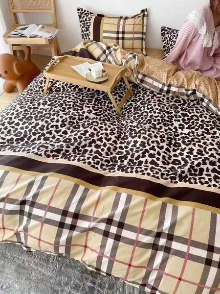 

spanish 4-piece bedding, quilt, sheet, mini fresh 4-piece gift set