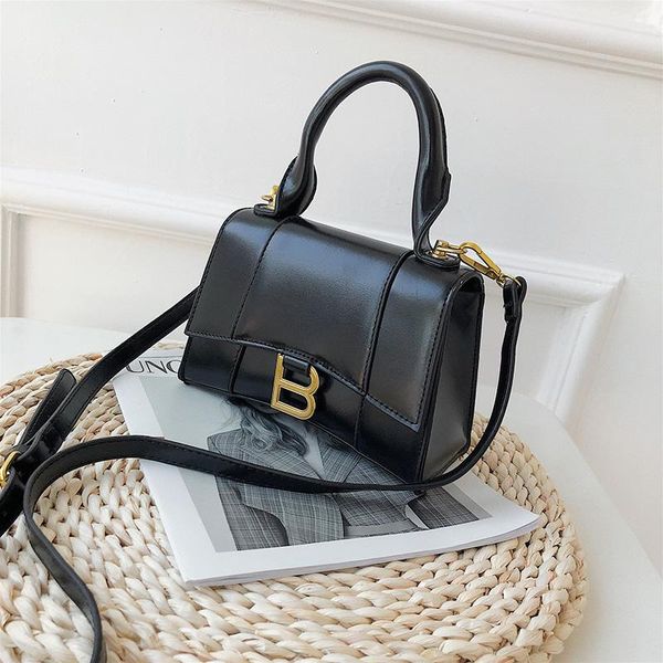

evening bags fashion, one shoulder, messenger chair, lipstick, 2021