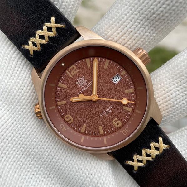 

wristwatches steeldive sd1949s tong wan cusn8 bronze man watch retro copper fire pattern surface swiss luminous nh35 men's diving wrist, Slivery;brown