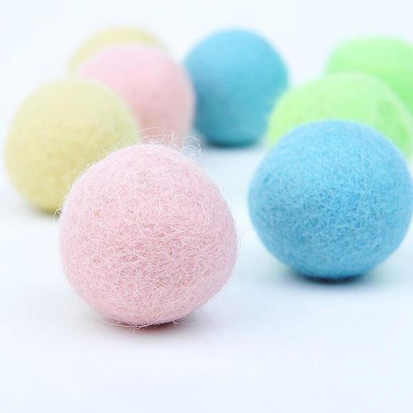 

cat toys cute wool felt ball for cats and kittens comfortable pet supplies set handmade colorful eco-friendly balls 4pcs