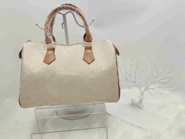 

2022 crossbody designer bags women messenger bag classic style fashion shoulder lady totes handbags speedy 30cm with shoulder strap leather