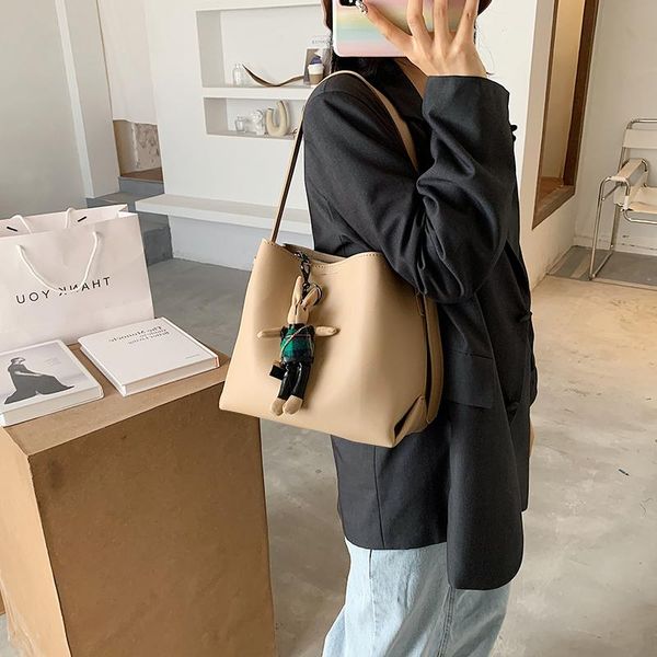 

evening bags 2021 autumn and winter ladies bag daily shoulder soft surface pu handbag casual shopping bucket