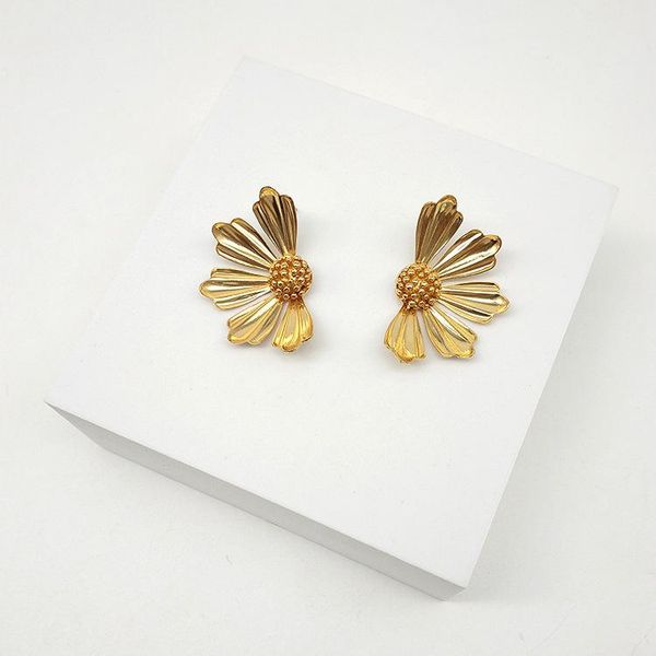 

stud vintage women earring aesthetic flower aros korean fashion aretes accessories for charm lady luxury birthday gift jewelry 2021, Golden;silver
