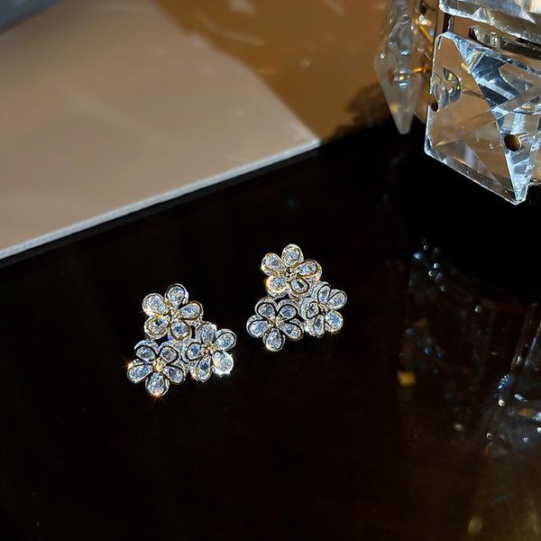 

stud 2021 korean female temperament aesthetic zircon flower earrings exquisite fashion girl women's jewelry accessories, Golden;silver