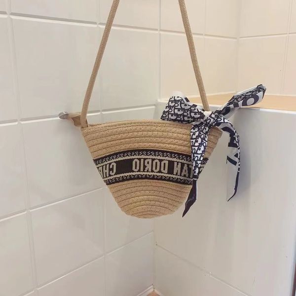 

net red new grass woven women's bag