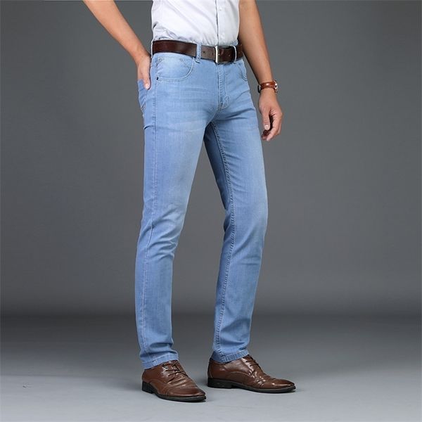 Skinny Jeans Homens Moda Masculino Negócio Estilo Denim Calça Casuais Luz Azul Vestido Vestido Pant Primavera Primavera Men's Summer Jeans 211104