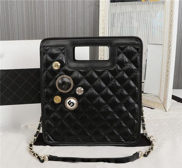 

matelasse 2way chain shoulder hand bag leather black size:27*29*6cm