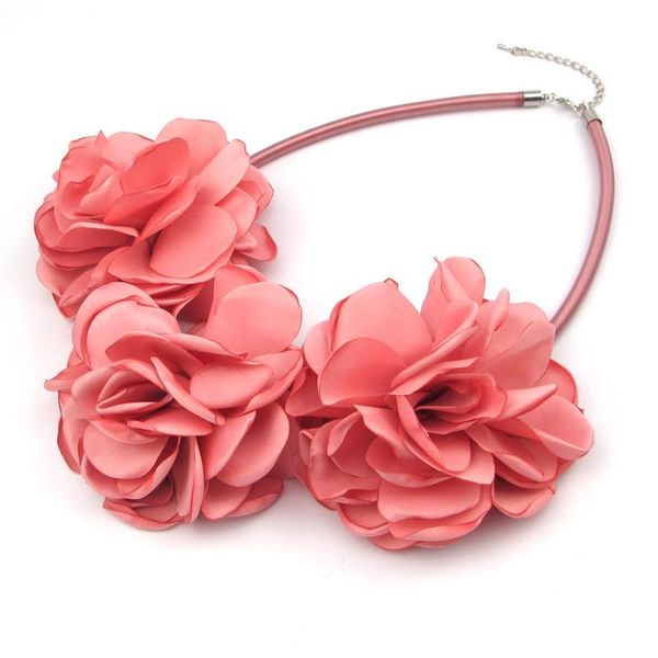 

chains trill with hand-made cloth dried flower necklace and the product accessories payment act role ofing women, Silver