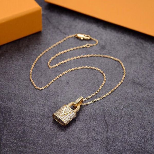 Luxus Diamond Platinum Schloss Halsketten Pulloverkette für elegante Designer -Schmuckohrringe Anhänger Halsketten für Frauen schöne Weihnachtsgeschenke mit Schachtel