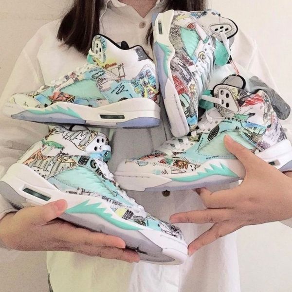 

new university blue 5 5s basketball shoes paris fire red black cat men sports sneakers metallic orange pine green mushroom mens women athlet