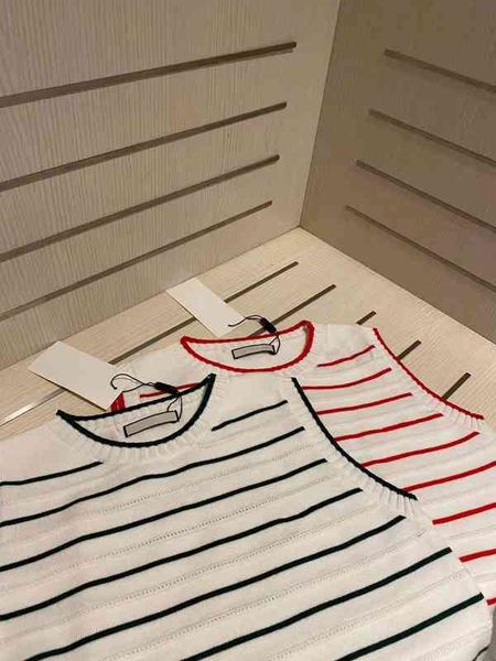

2022 factory wholesale new early autumn song yanfei li yuchun same stripe contrast fashion casual round neck knitted vest, White;black