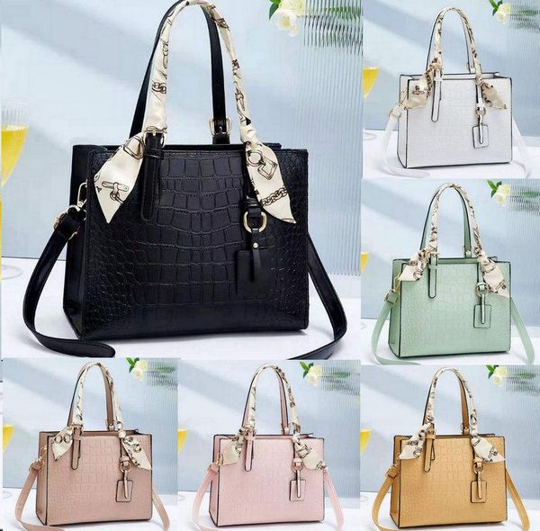

duffel bags luxury handbag 2021 fashion versatile shoulder bag cross-body temperament large capacity designer women shopping