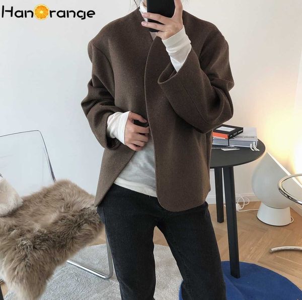 

hanorange short woolen suit coat women winter non-mainstream wool circular lower hem cocoon wool coat vintage 210930, Black