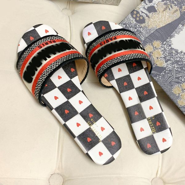 

2021 new family one line slippers embroidered totem letters flat bottomed beach casual wear sandals women's shoes, Black