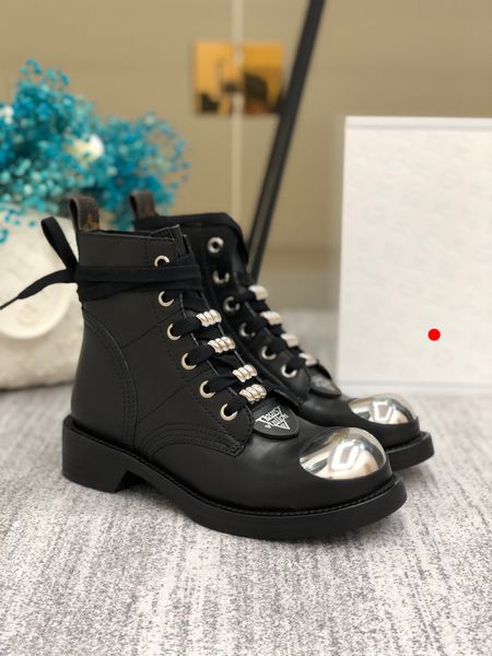 

classic martin boots designer winter coarse heel women shoes 100% leather flamingos love arrow medal desert boot lace up lady thick high hee, Black