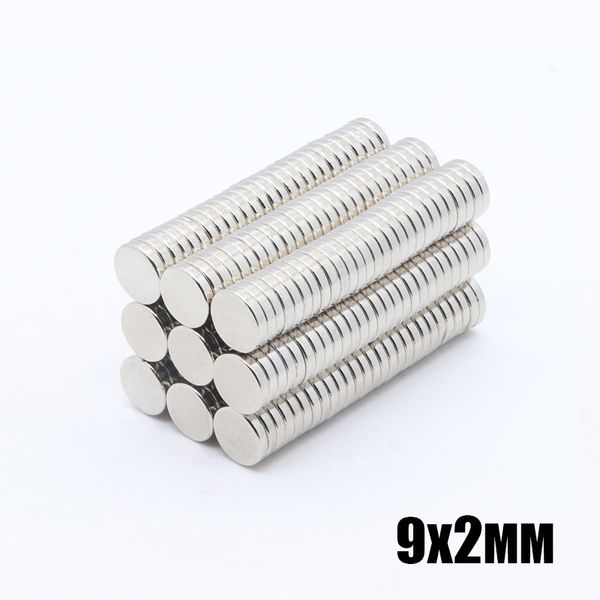 Commercio all'ingrosso - In magazzino 50pcs forti magneti rotondi NdFeB diametro 9x2mm N35 magnete permanente al neodimio in terre rare / magnete fai-da-te