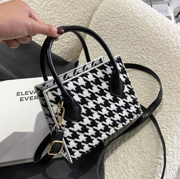 

evening bags autumn fashion women's plaid all- woolen one-shoulder messenger bag