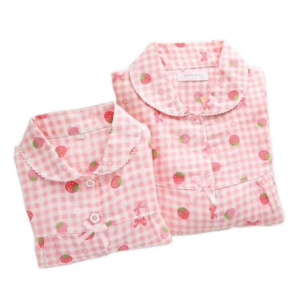 Doce morango 100% gaze algodão família combinando roupas mãe crianças pijamas conjuntos frescos luva longa criança meninos meninas sleepwear 210724