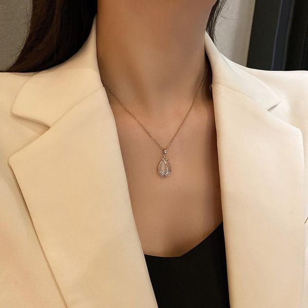

pendant necklaces 2021 fashion simple temperament tulip versatile titanium steel clavicle chain necklace women's jewelry, Silver