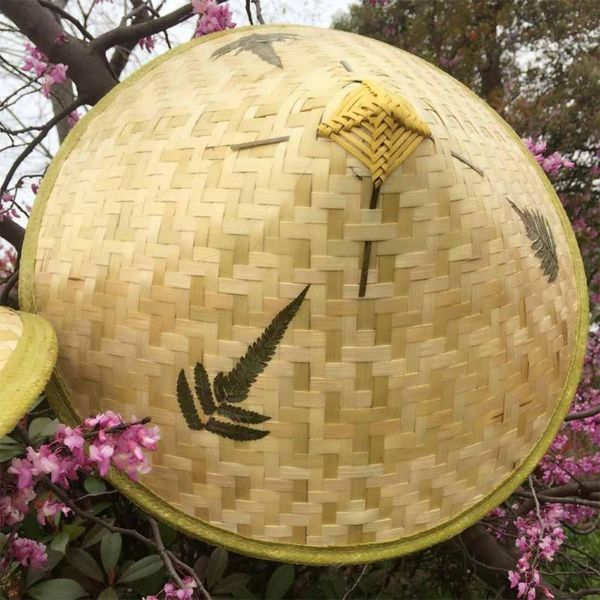 Cappelli da esterno Cinese Bamboo retrò Rattan Fisherman Cappello fatto a mano Weave Pagliet Weaw Tourism Cap Cap Dance Props Cone Fishing Sun Shade