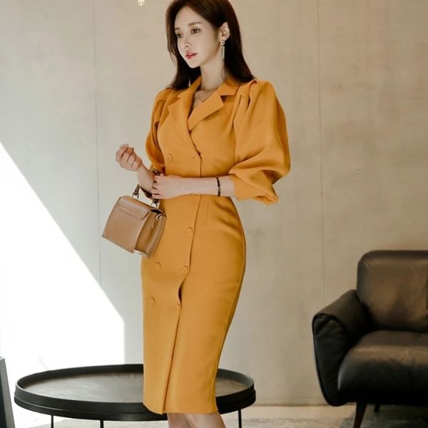 

korean version of the latest office lady suit collar double-breasted lantern sleeves slim, White;black