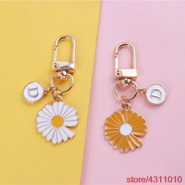 

cute little daisy flower fashion korean keychain for women girl alphabet letter keyring headphone case bag pendant, Slivery;golden