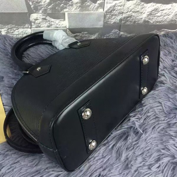 

2021 new design fashion women's shoulder bag chain messenger leather handbag shell wallet women's cross bag handbag paint 25cm