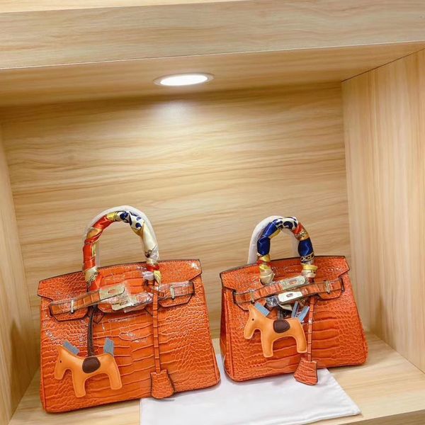 

30 just crocodile platinum handbag latest litchi pattern star the same model every girl loves