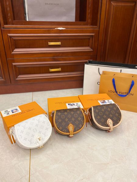 

luxury designer handbag bag one shoulder and cross slung pearl chain