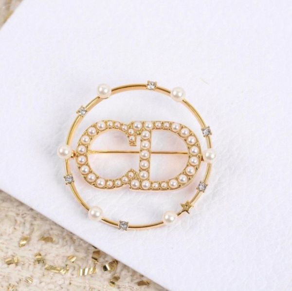 

design letter full clothing pearl brooch female star round simple fashion jewelry, Gray