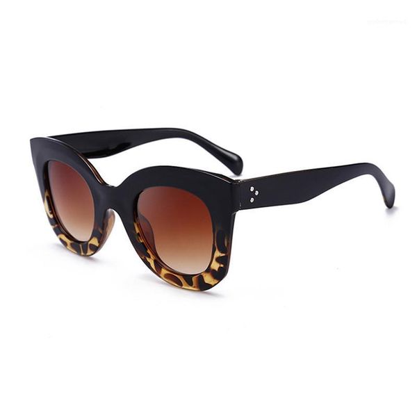 

round frame sunglasses women retro trend street beat classic outdoor sun glasses uv400 oculos, White;black