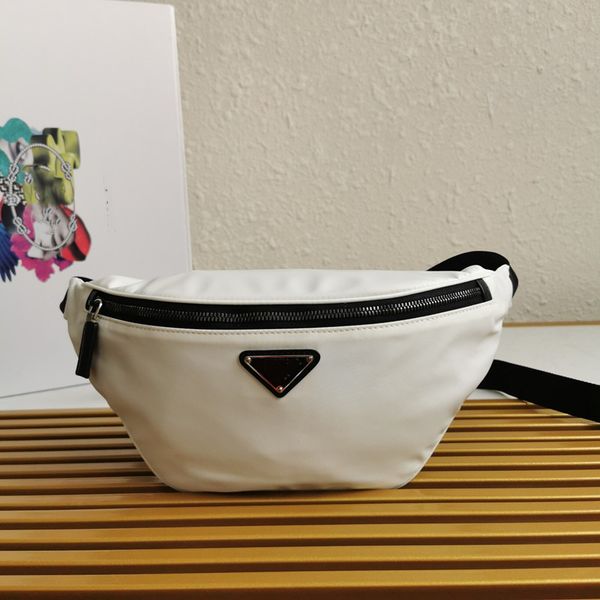 

luxury design men's waist bags pockets are convenient and fashionable