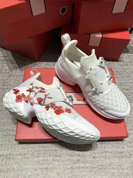 

wholesale full range of famous brand sports women's shoes. the classic appearance pattern has an unparalleled high standard. worth coll