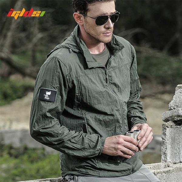 

summer waterproof quick dry tactical skin jacket men hooded raincoat thin windbreaker sunscreen army military jacket 210927, Black;brown
