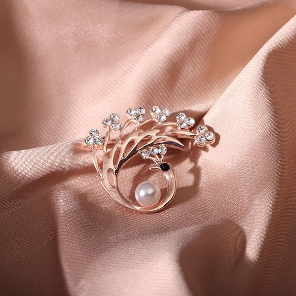 

brooch women's fashion care mask anti light alloy pin buckle simple, Gray