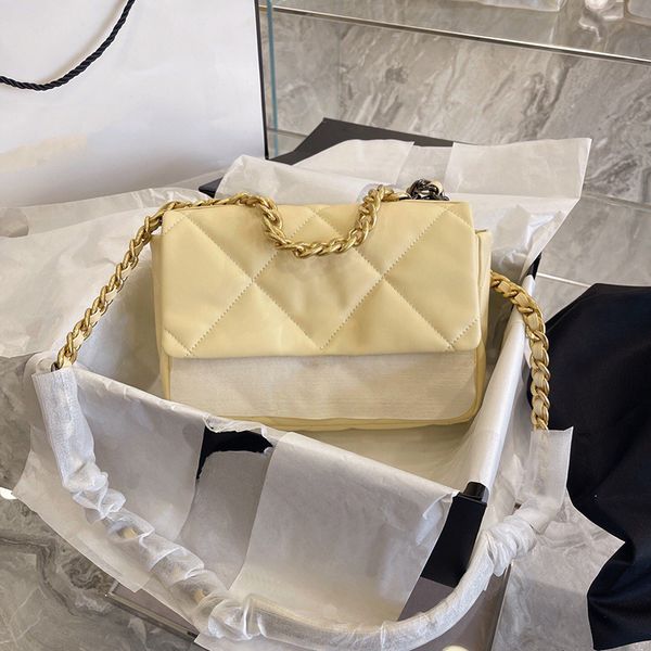 

5a+ women luxurys designers bags 2021 patent leather handbag imitation brands chain bag yellow color lambs leathers 19 series purse soft cro