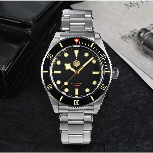 

wristwatches san martin - men's 40mm diver watch luxury retro bracelet with pt5000 sw200 sapphire rivet luminous waterproof bb58, Slivery;brown