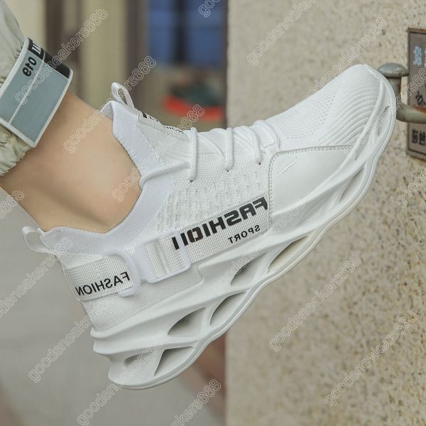 

2021 men running shoes triple black white fashion mens women trendy great trainers breathable casual sports outdoor sneakers one