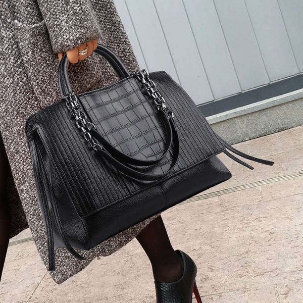 

women's bag 2021 fashion large capacity black women's shoulder hand tote bag