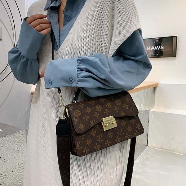 

shopping vintage presbyopic classic small square bag high-grade messenger womens bag three-layer double-shoulder strap small bag all-matchin